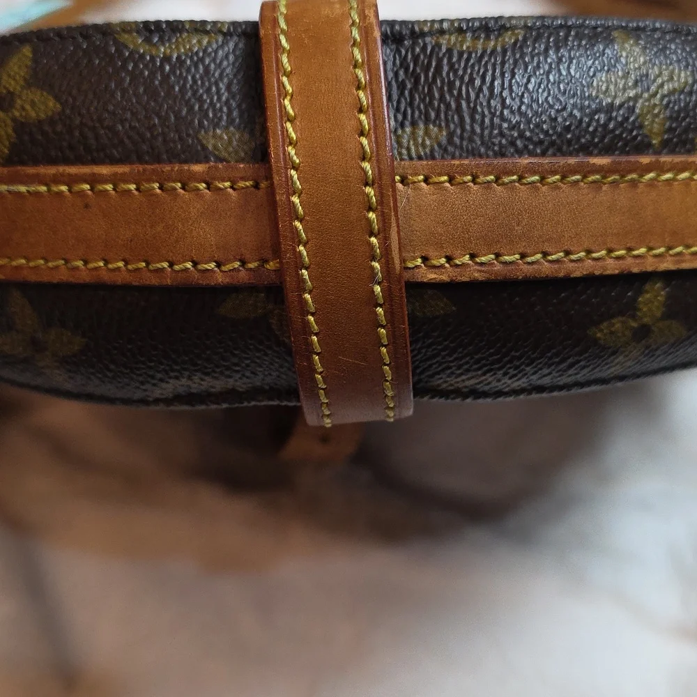Authentic LOUIS VUITTON Chantilly MM Crossbody